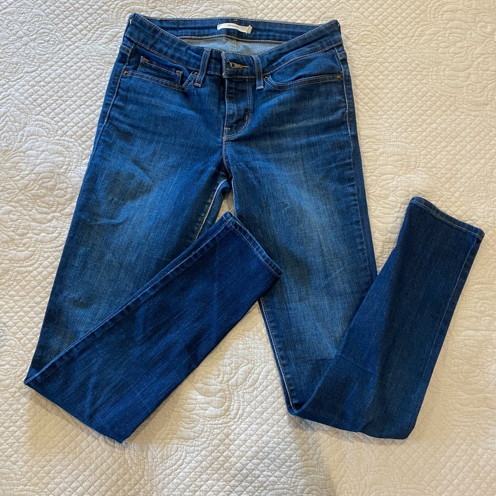 Women’s Levi’s 711 Skinny Size 27x34 LONG LENGTH. Excellent Condition